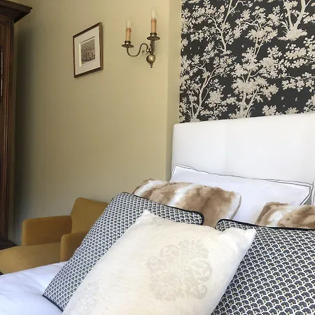 Maison Blanche Bed & Breakfast 4*